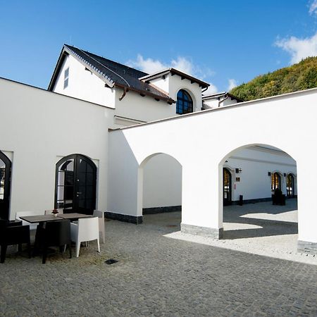 Hotel Palac Jugowice Валбжих Экстерьер фото