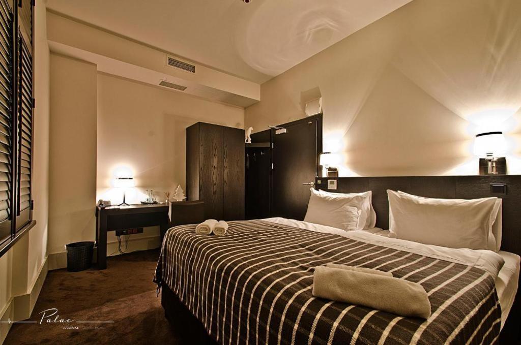 Hotel Palac Jugowice Валбжих Экстерьер фото