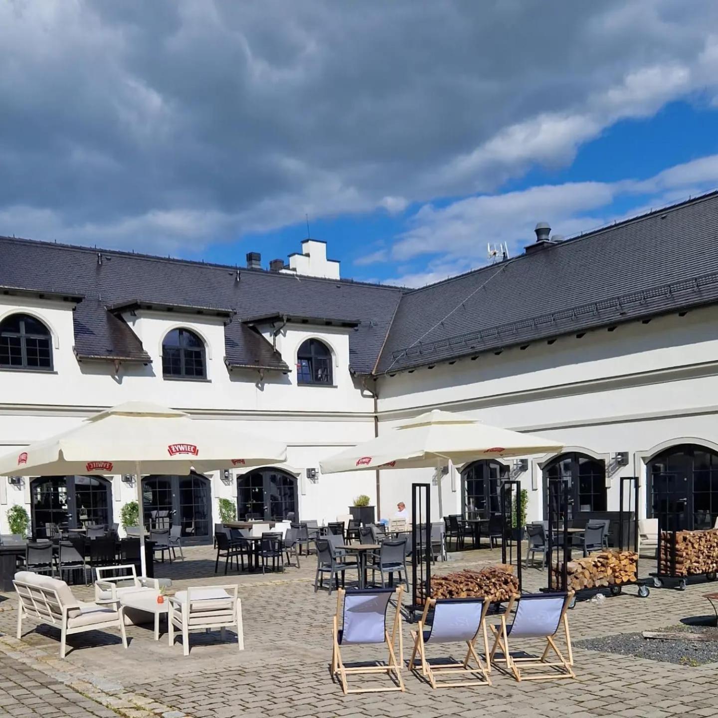 Hotel Palac Jugowice Валбжих Экстерьер фото