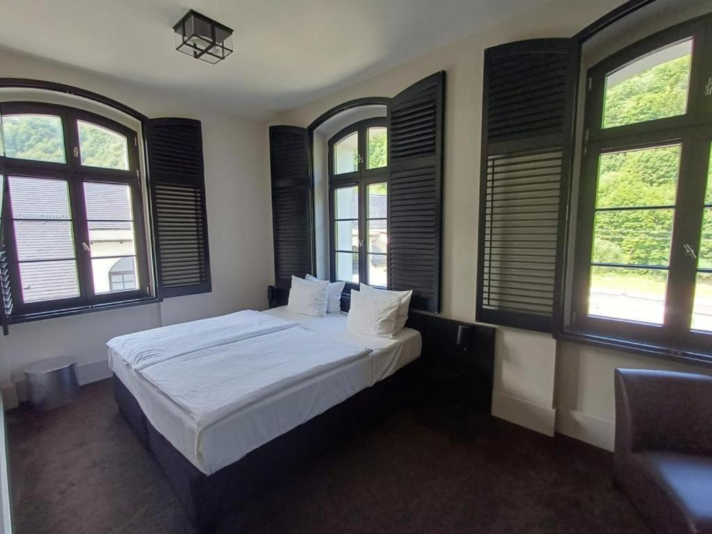 Hotel Palac Jugowice Валбжих Экстерьер фото