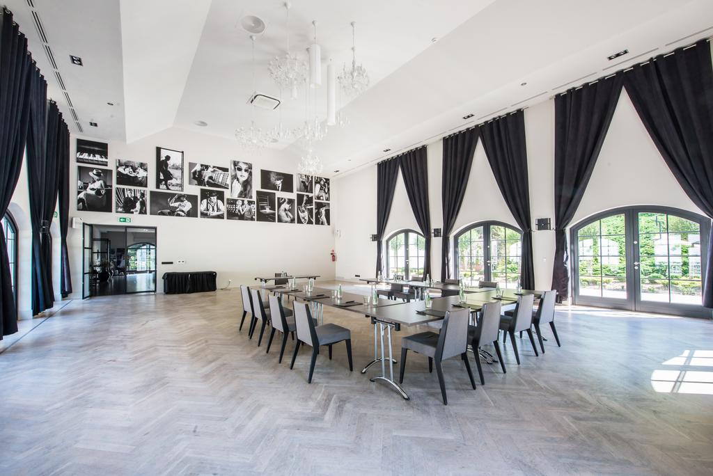 Hotel Palac Jugowice Валбжих Экстерьер фото