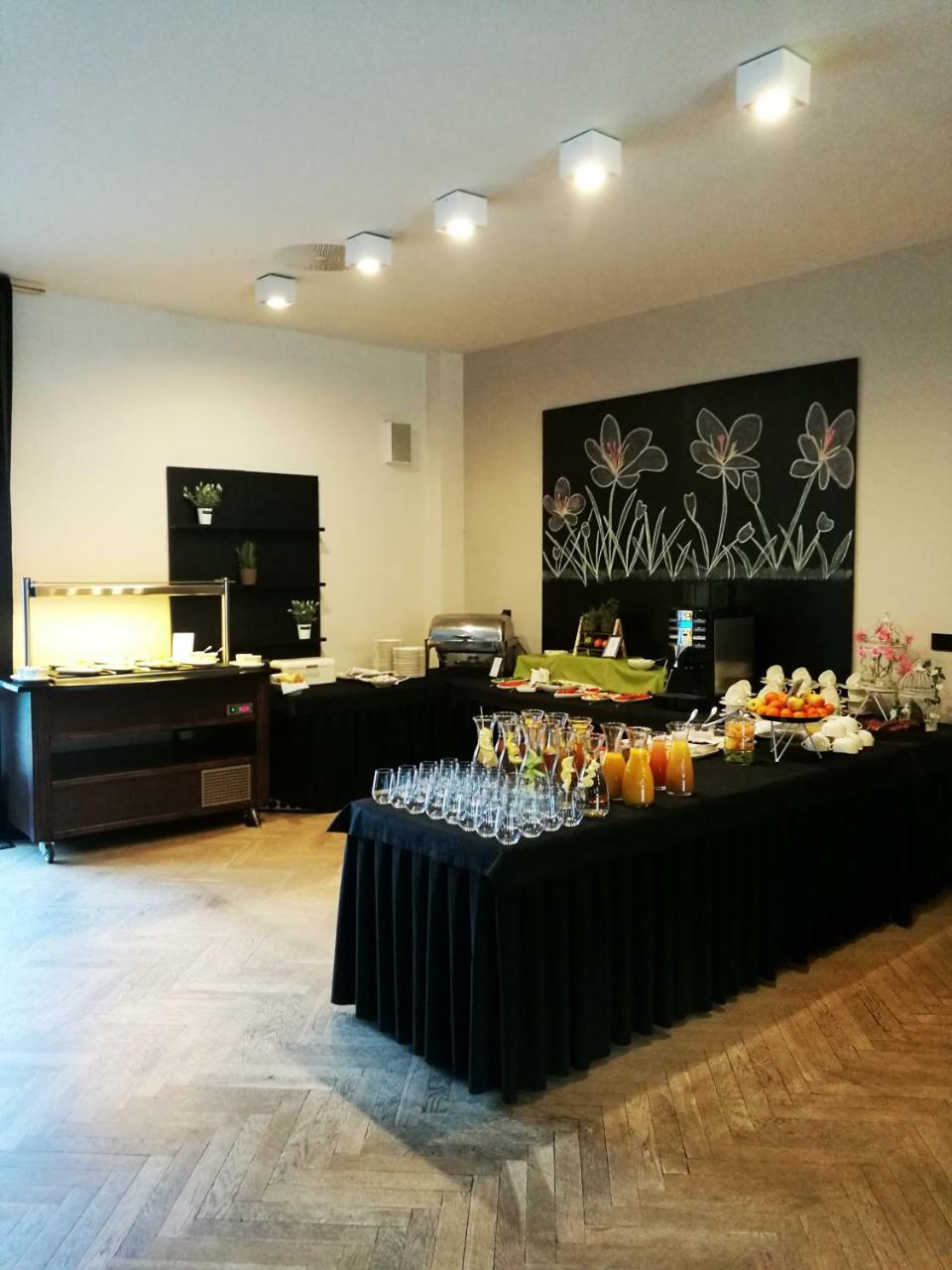 Hotel Palac Jugowice Валбжих Экстерьер фото